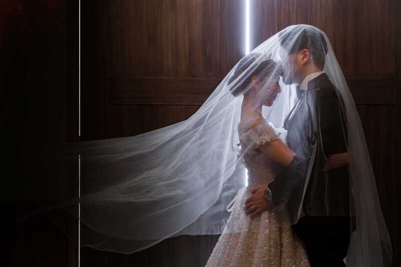 ベールの向こうのお二人