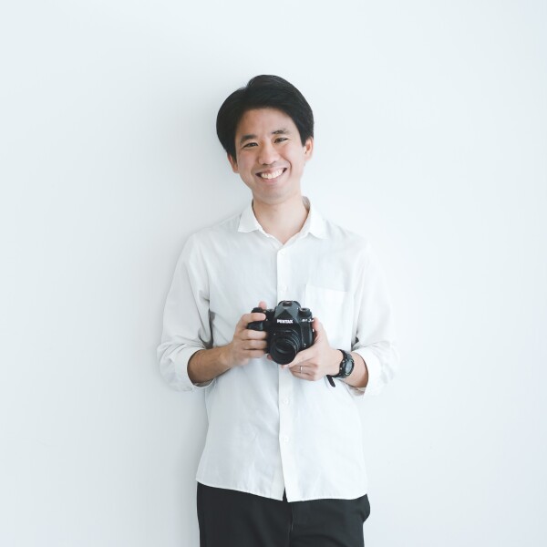 スタッフのプロフィール写真撮影大会でした