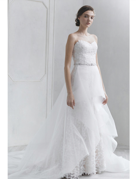 【ご検討中の方も洋装衣装試着へご案内します】