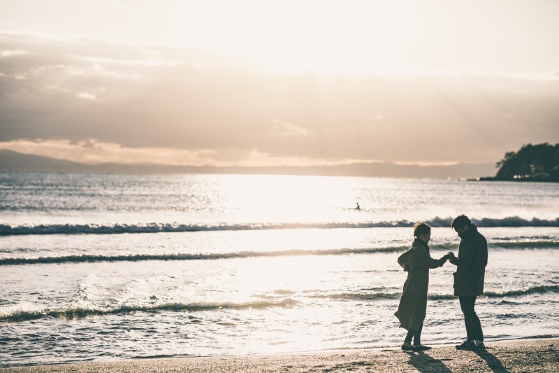 【海で夕暮れと】