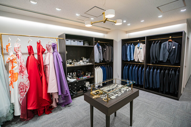  【場所は銀座のドレス専門店にて】