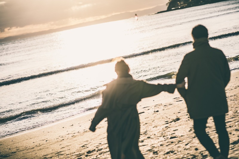 【海で夕暮れと】