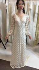 入荷ドレスのご紹介
