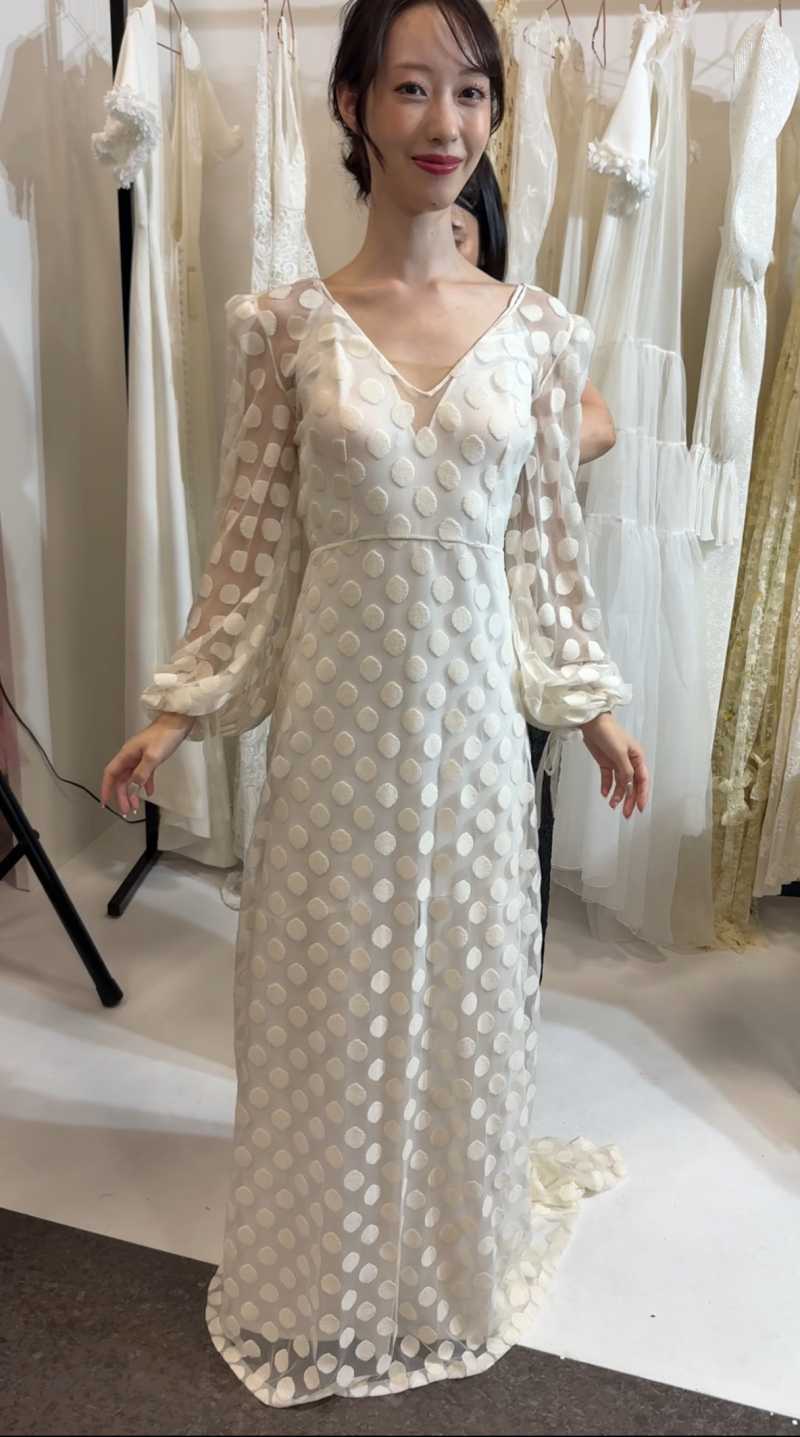 入荷ドレスのご紹介