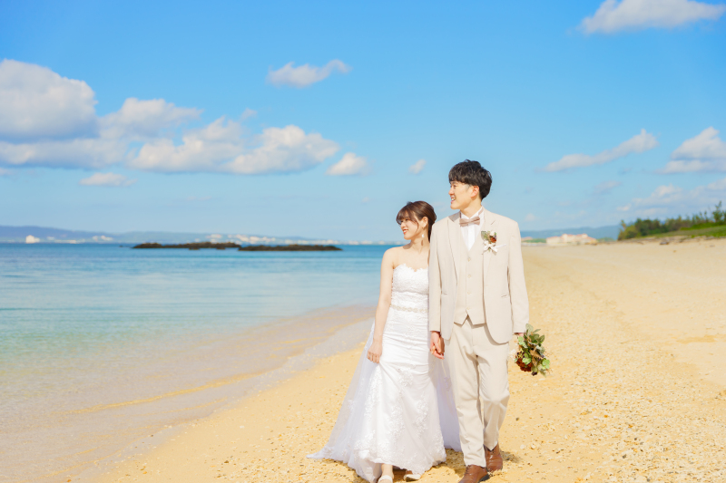 白ドレスからカラードレスに衣装チェンジ!