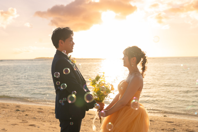 サンセットと衣装の色合いが抜群