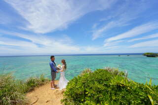 お人形さんの様な新婦さんとワイルドな新郎さんのムービー(BGM無)