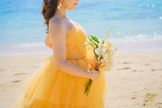 夏にピッタリ!鮮やかな【黄色ドレス】が可愛い!!