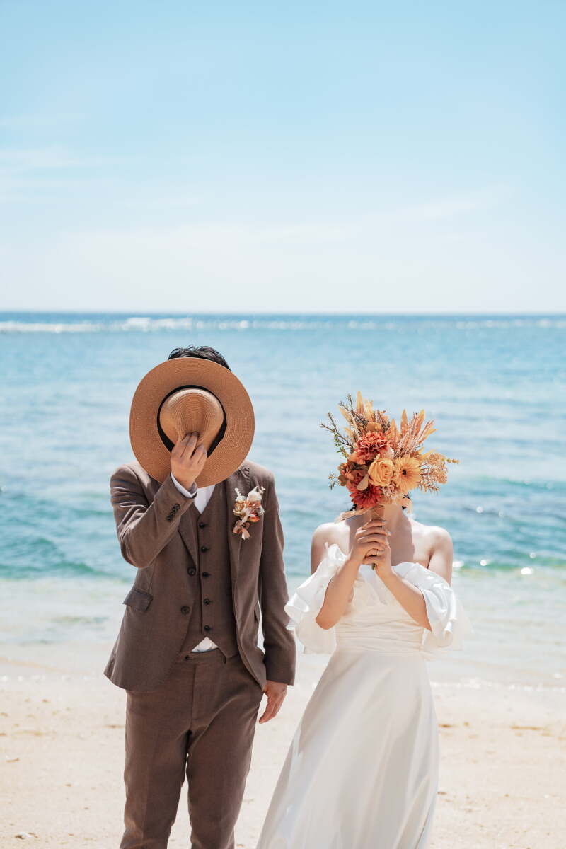 定番の顔隠しショット♡