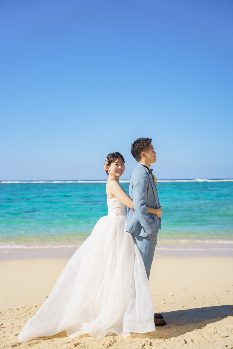 白ドレスからカラードレスに衣装チェンジ!