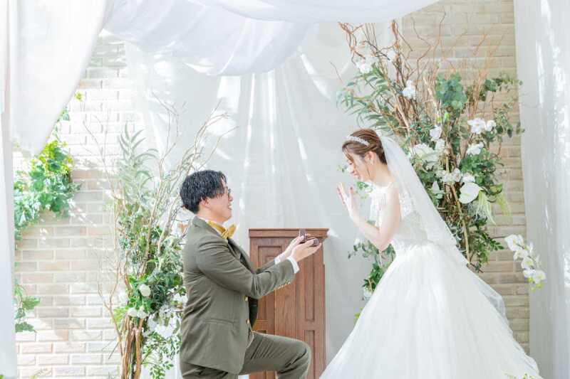 梅雨シーズンの撮影? スタジオで叶える2人の“晴れ姿”
