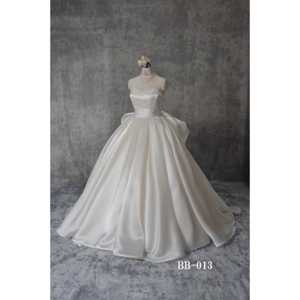 新作ドレス入荷♩