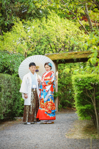 新緑にかこまれて