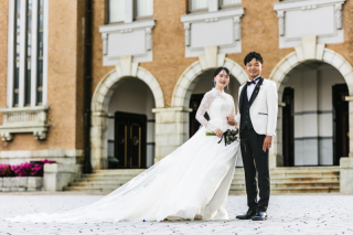 クラシカルなロケ地に合う衣装やヘアスタイル