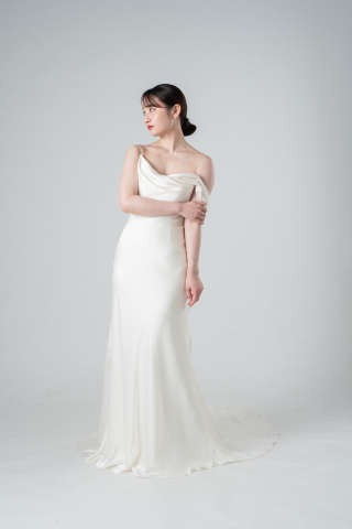 新作衣裳紹介！澄み切った泉の女神のような、ソフトマーメイドドレス「フォンテーヌ」