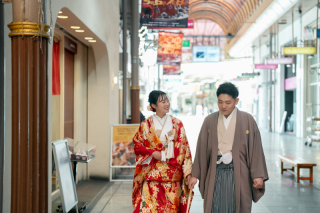 爽やかな季節におすすめ。日常に溶け込む路地裏ロケーションフォト
