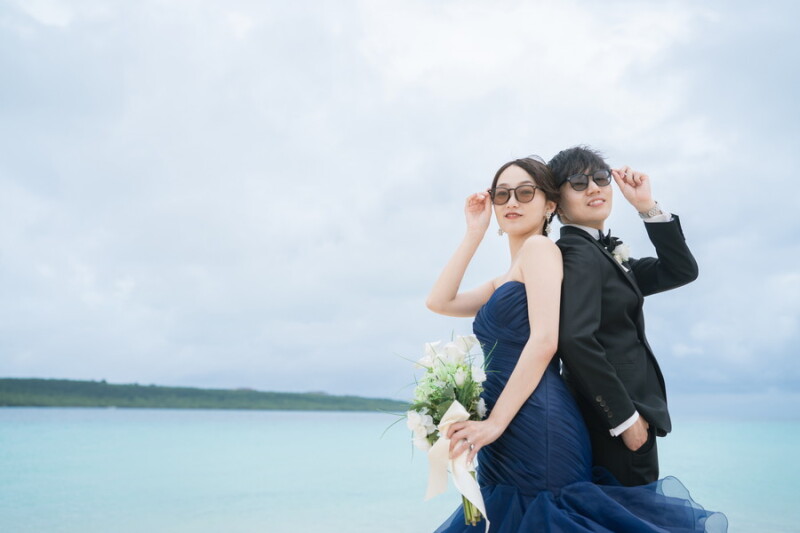 カラードレスでビーチフォトღ.:*·゜♡