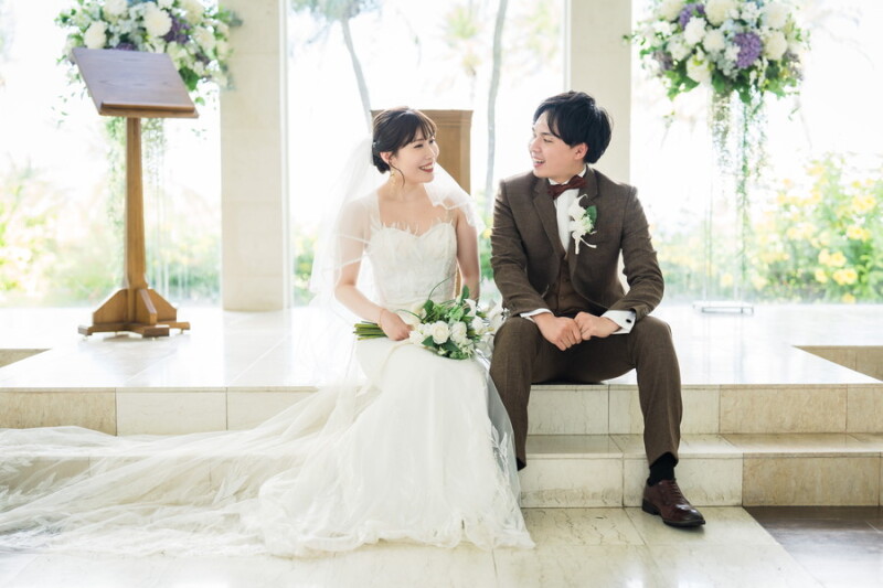 ＼ 色鮮やかなステンドグラスに包まれて♡／アラマンダチャペルで叶える憧れフォト 