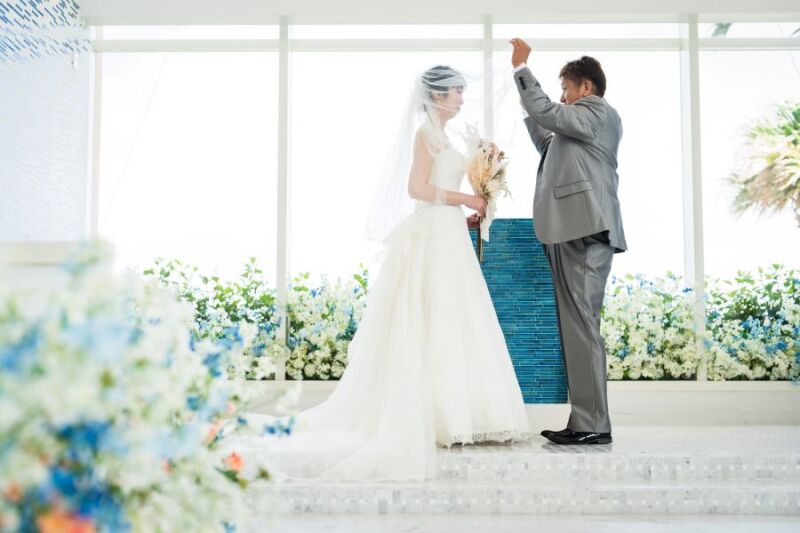 ベール越しの新婦様 = 美しい