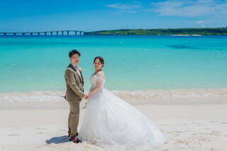 ☆宮古ブルーの海をイメージしたチャペル☆