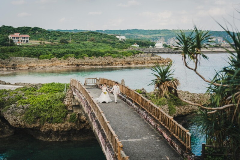 宮古島の前浜ビーチで、心ときめく海辺のウェディングフォトを♪