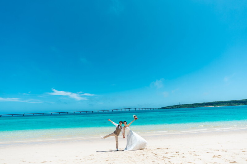 宮古島の前浜ビーチで、心ときめく海辺のウェディングフォトを♪