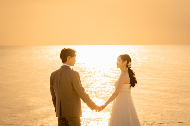 \ 一期一会のサンセットをあなたに♪ /宮古島で叶える夕暮れフォトウェディング♡