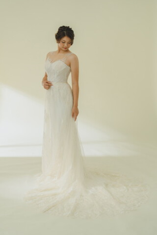 大人っぽく着こなしたい方にピッタリ!シンプルドレスのご紹介~