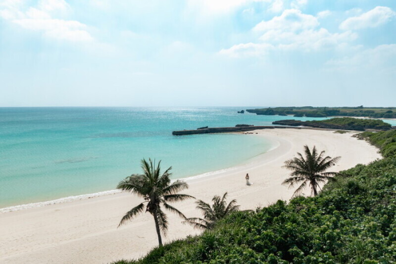 宮古島の前浜ビーチで、心ときめく海辺のウェディングフォトを♪
