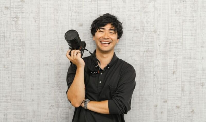 何気ない瞬間まで、全部思い出に。フォトグラファーISASHIのご紹介