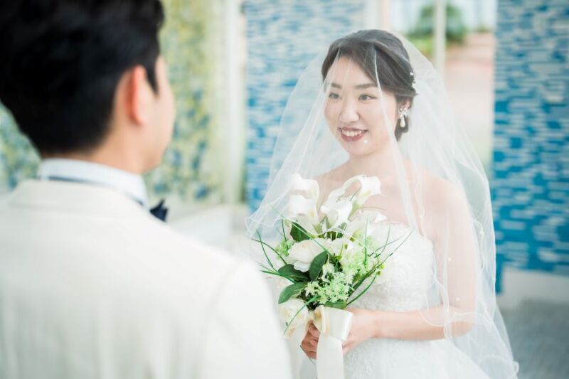 ベール越しの新婦様 = 美しい