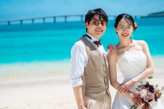 宮古島の前浜ビーチで、心ときめく海辺のウェディングフォトを♪