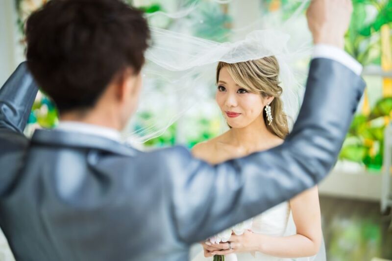 ベール越しの新婦様 = 美しい