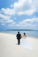 宮古の青さ伝わるビーチ＆チャペルフォト