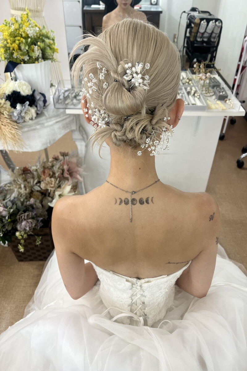 \おしゃれ花嫁さん必見♡/宮古島フォトウェディングにぴったりなアップスタイル特集