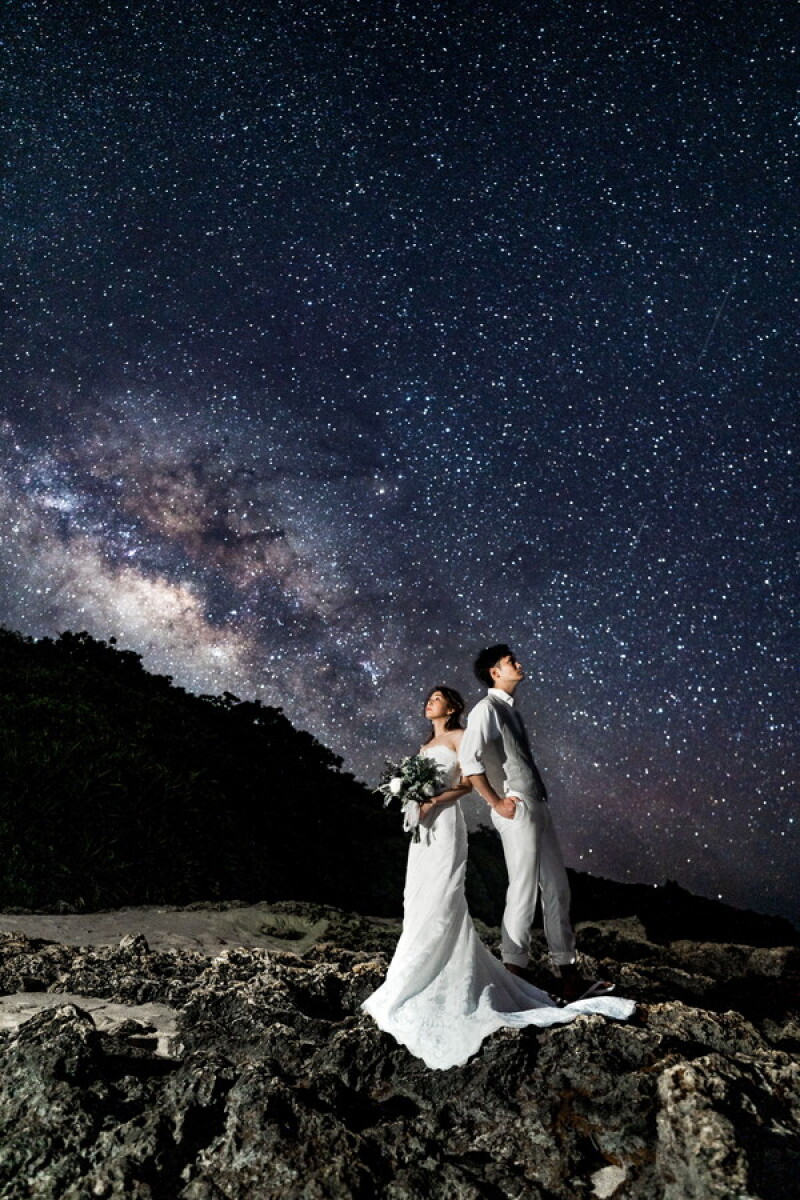 星空のベストシーズン!南十字星がまたたく夜空をバックにロマンチックに撮影!