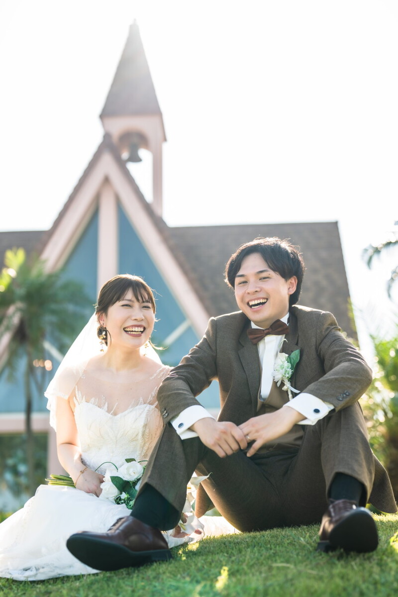 ＼ 色鮮やかなステンドグラスに包まれて♡／アラマンダチャペルで叶える憧れフォト 