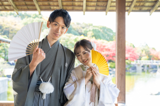 扇子を使ったポーズのご紹介