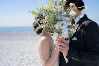 ☆フォトウエディングでのブーケの持ち方☆