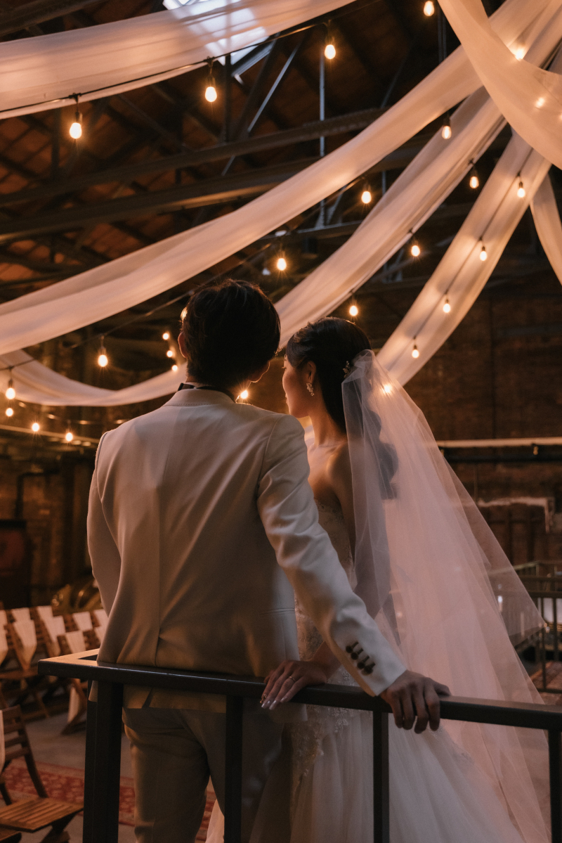 ドレスが映える。外ロケーションで残す洋装フォトウエディング・バックショット特集