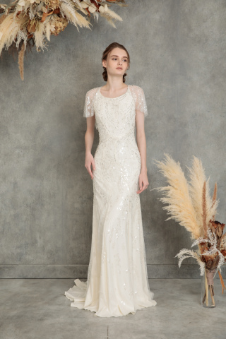 インポートドレスが入荷しました。