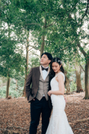 森の中での洋装ショット