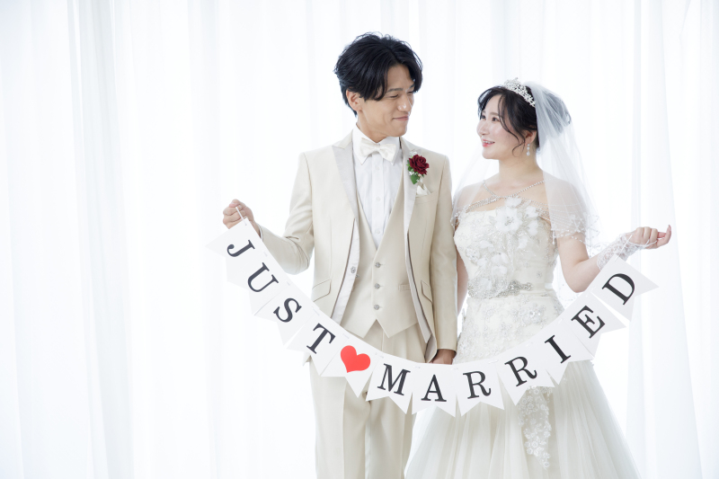 フォトウェディングで人気のお小物をご紹介◎