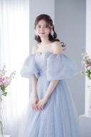 今年のトレンドカラー！ブルーのカラードレスをご紹介✴︎