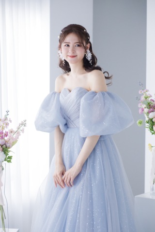 今年のトレンドカラー!ブルーのカラードレスをご紹介✴︎