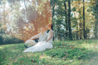 身軽な洋装ロケーション撮影