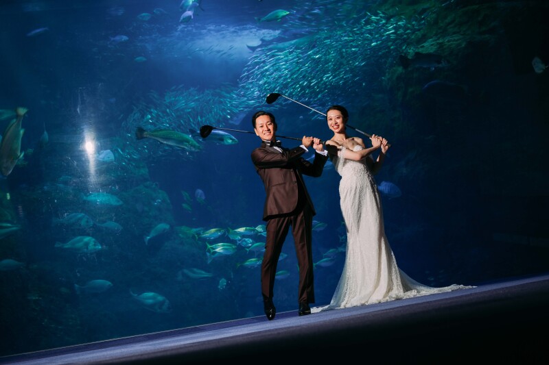 水族館で撮る幻想的なウェディングフォト
