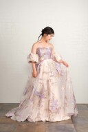 新作ドレスとタキシードをご紹介いたします