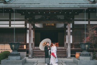 桜と竹林が味わえる【春の報国寺】