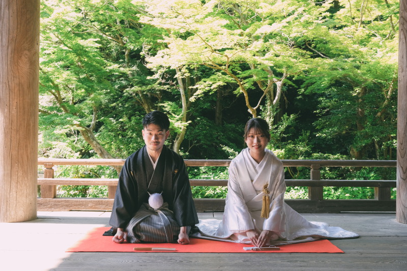 和装は妙本寺 洋装は目の前の海で撮影を。